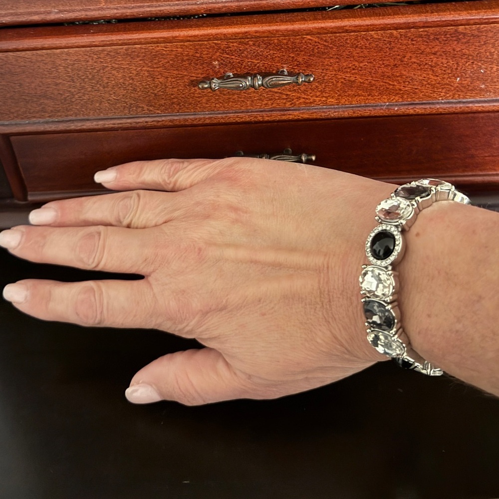 Elegant Silver and Black Stone and Rhinestone Stretch Bracelet